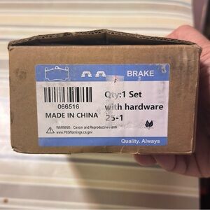 066516 Brake Pads Set with Hardware